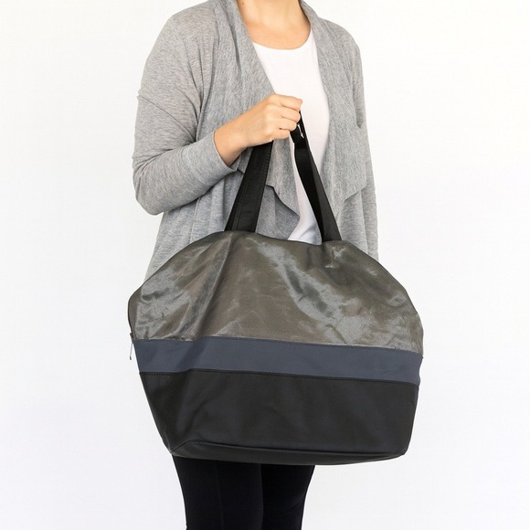 Under Armour Gray Black Tote Bag Gym Travel Carry On Bag Duffle - Picture 1 of 9